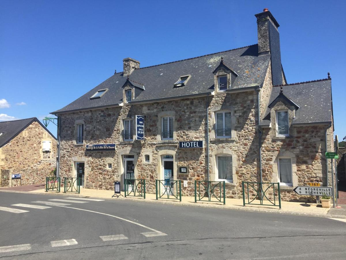 Auberge Vallee De La Douve L'Etang-Bertrand Luaran gambar
