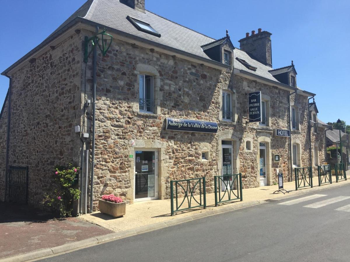 Auberge Vallee De La Douve L'Etang-Bertrand Luaran gambar